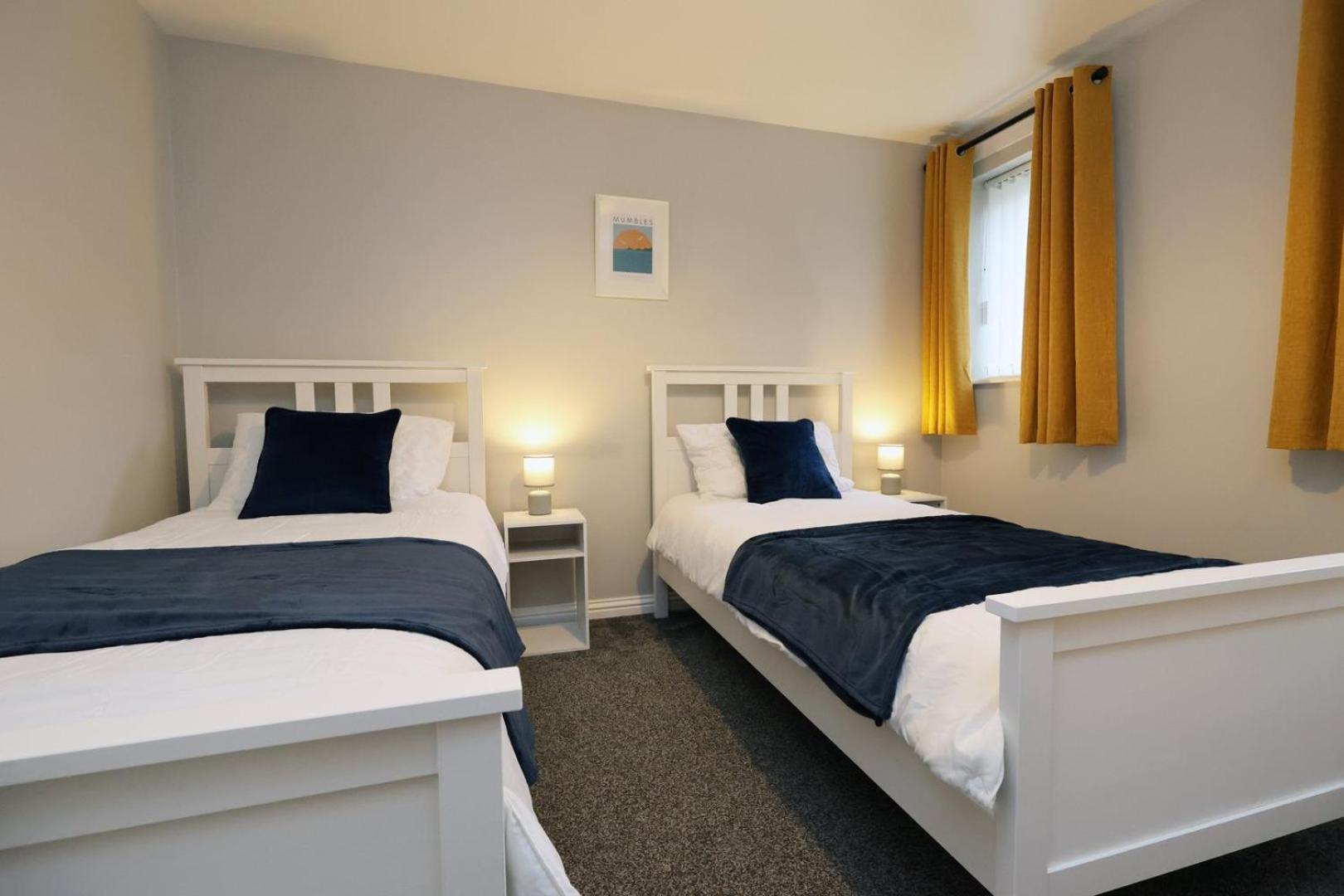 Relaxing 2-Bed Coastal Escape In Port Talbot Apartment Ngoại thất bức ảnh